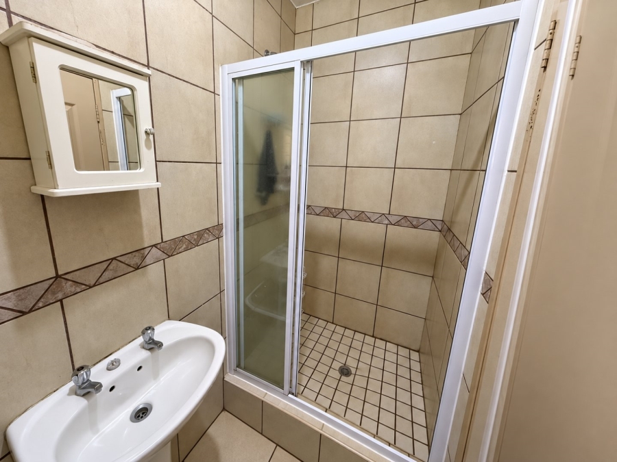 1 Bedroom Property for Sale in Vredenhof Sh Free State